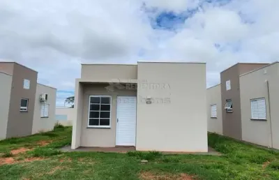 Excelente casa em condomínio para locação de 2 dormitórios