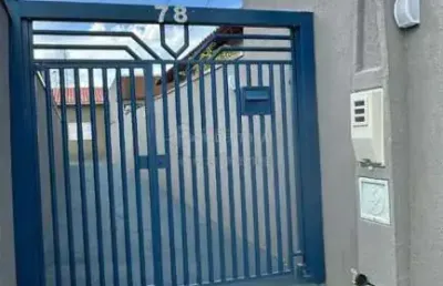 Casa de fundos com 2 dormitórios no bairro jardim marajó.