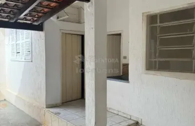 Excelente casa térrea com ótima distribuição de ambientes e edícula no fundo no bairro vila diniz.