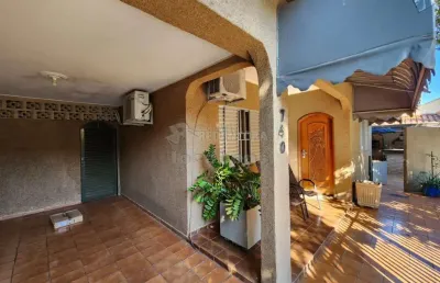 Casa localizada no jardim yolanda com 3 dormitorios e 2 vagas de garagem.