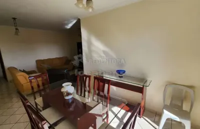Pinheiros - apartamento com 03 dormitórios com camas e armários sendo 01 suíte