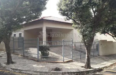 Casa com 03 dormitórios na vila nossa senhora da paz