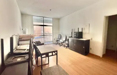 Apartamento com 3 dormitórios, sacada e elevador no parque industrial