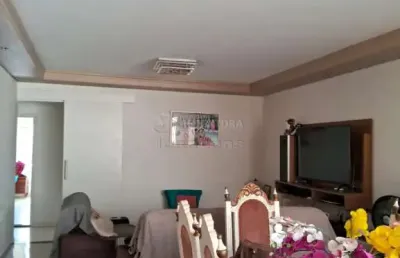 Centro - apartamento com 03 dormitórios, 02 banheiros.