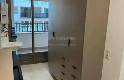 Apartamento localizado no jardim paulistano com 2 suites e sacada.