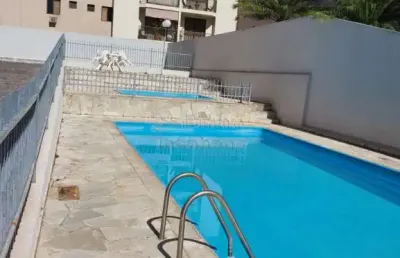 Apartamento localizado no condomínio village itália i com armarios embutidos e portaria.