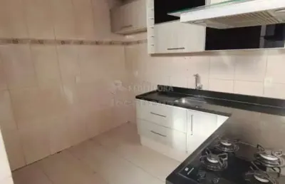 Ótima casa em condomínio com 2 dormitórios / parque da liberdade