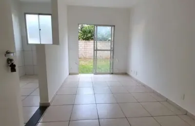 Apartamento com 02 dormitórios, 01 vaga de garagem no bairro rios di itália.