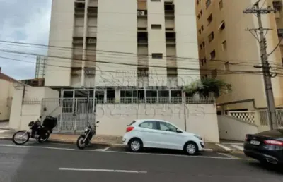 Centro - apto de 2 dormitórios com vaga de garagem, 2 wcs