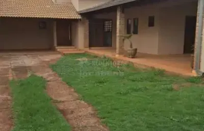 Casa tipo sobrado no jardim alto rio preto de 03 suítes com armários embutidos.