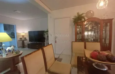 Apartamento com 03 dormitórios, 02 vagas de garagens cobertas no bairro bom jardim.