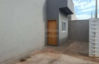 Casa localizada setvalley lll com 2 dormitorios e 2 vagas de garagem.