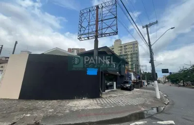 Casa a venda na avenida movimentada no macuco com 3 dormitórios