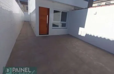 Sobreposta baixa, disponível para locação no embaré com 3 suítes com piscina