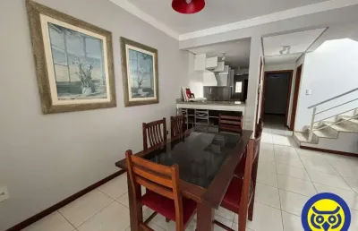 Casa com 3 quartos para alugar na Rua Durval Pires da Cunha, Sambaqui, Florianópolis