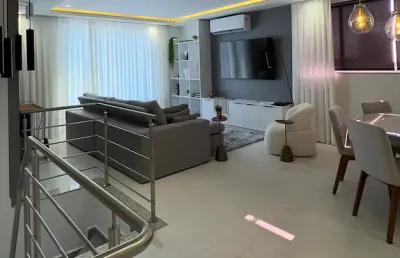 Cobertura poucos metros do mar no bairro ingleses com 3 dormitórios