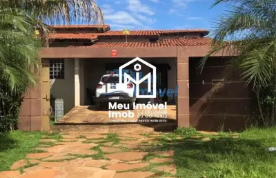 Casa com 4 quartos à venda na Praça das Caraíbas, S/n, Residencial Alto das Caraíbas, Luziânia