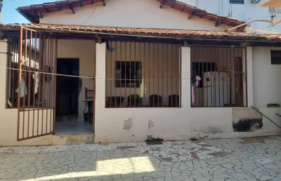 Casa com 4 quartos à venda na Rua Florentino Chaves, S/n, Centro, Luziânia