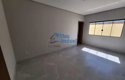 Casa com 3 quartos à venda na Avenida Íris Luiz Solano, S/n, Setor Fumal, Luziânia