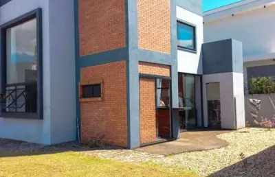 Casa com 3 dormitórios à venda, 260 m² por r$ 2.300.000 - centro - camboriú/sc