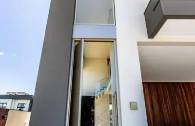 Casa em condomínio fechado com 4 quartos à venda no Centro, Camboriú 