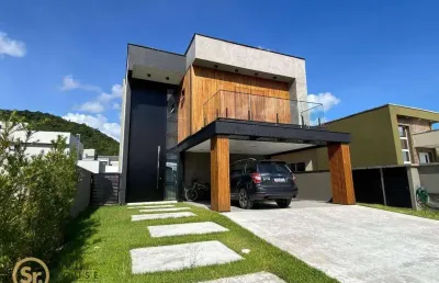 Casa com 3 quartos para alugar no Centro, Camboriú 