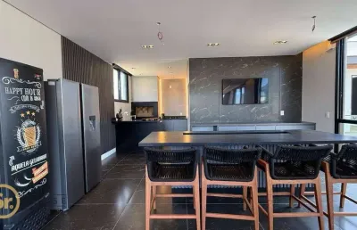 Casa luxuosa para quem é exigente, piscina tratamento com sal, uma casa incróvel para quem exige excelência em morar bem