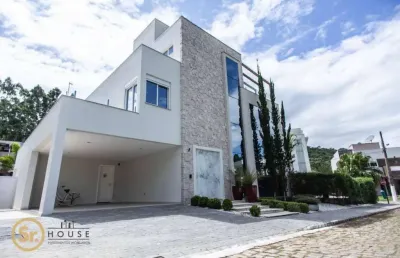Linda casa de cinema em um condomínio de alto padrão