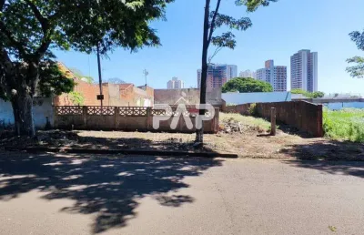 Terreno à venda na Rua Nova Esperança, 154, Zona 08, Maringá