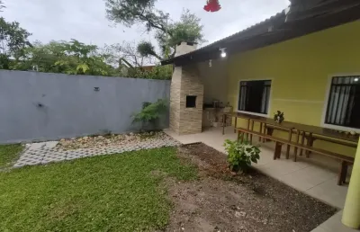 Casa com 3 quartos para alugar na Avenida Vinte e Nove de Abril, Coroados, Guaratuba