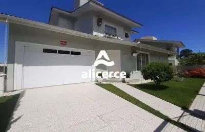 Casa à venda com 3 quartos 3 suítes, 223,79m² em ponta de baixo são josé