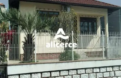 Casa à venda com 3 quartos 1 suíte, 104m² em abraão florianópolis