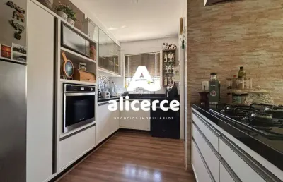 Amplo apartamento no estreito com ótima localização, florianópolis!