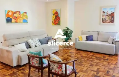 Amplo apartamento de 3 dormitórios no coração do estreito