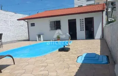Casa à venda com 3 quartos 1 suíte, 182m² em barra do aririú palhoça