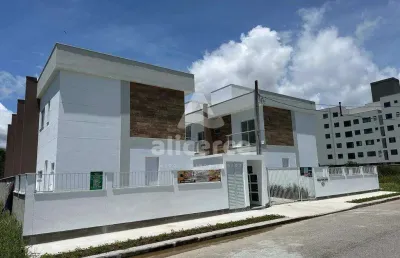 Sobrado novo com duas suítes, condomínio fechado, em palhoça - sc