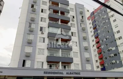 Apartamento à venda com 3 quartos 1 suíte, 98m² em centro palhoça