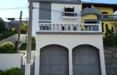Casa com 3 dormitórios à venda, 145 m² por r$ 700.000,00 - barbosas - arujá/sp