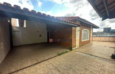 Casa com 3 dormitórios para alugar, 160 m² por r$ 5.500/mês - vila petrópolis - atibaia/sp