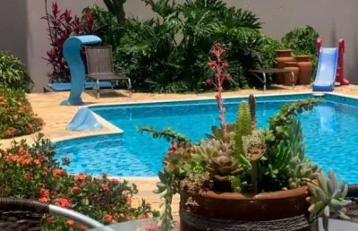 Chácara em condomínio fechado em cerquilho, com piscina, 03 dormitórios.