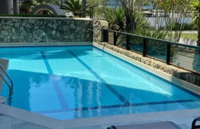Lindo apartamento com 4 quartos sendo 2 suítes a poucos metros da praia na enseada.