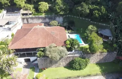Refúgio perfeito na praia da pitangueiras com direito a parte  mata atlântica