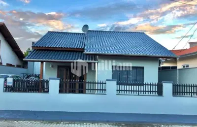 Casa com 3 quartos à venda no limoeiro, brusque , 104 m2 por r$ 900.000
