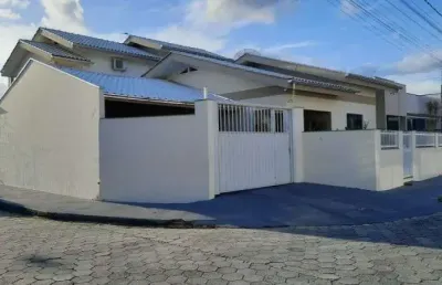 Casa com 5 quartos à venda no santa terezinha, brusque , 230 m2 por r$ 980.000