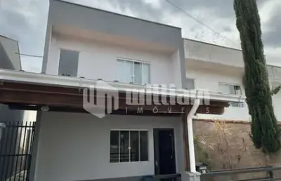 Casa com 2 quartos à venda no bateas, brusque , 69 m2 por r$ 390.000