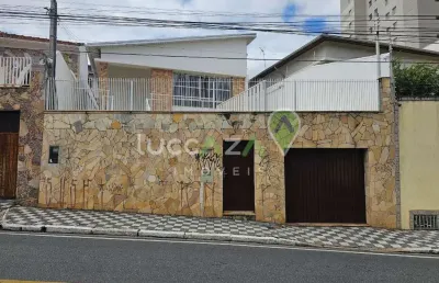 Imperdível! casa à venda no centro de jacareí-sp: 3 quartos, 1 suíte, 2 salas, 3 banheiros, 1 vaga de garagem e 189,00 m² de área.