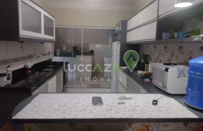 Casa à venda em jacareí-sp, no bairro conjunto habitacional marinho: 2 quartos, 1 sala, 1 banheiro, 2 vagas de garagem!