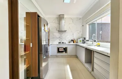 Casa com 3 quartos, 1 suíte, 119m² de área privativa, à venda no terra bonita