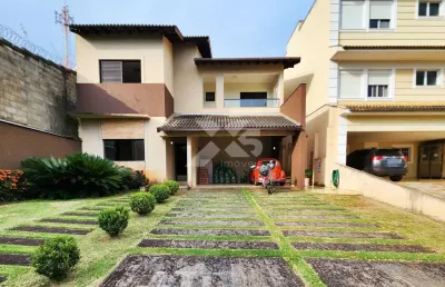Golden park - casa `a venda no condomínio golden park em londrina/pr, 243m² de área construída, 3 quartos, sendo uma suíte com sacada.