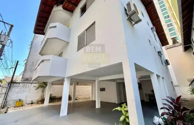 Prédio exclusivo com 2 apartamentos amplos no centro de balneário camboriú - aceita parte em permuta